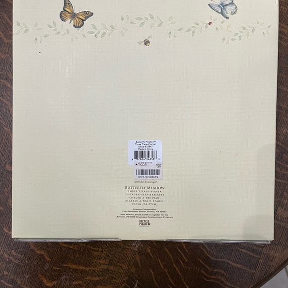 Lenox butterfly meadow 3 tiered server brand new and never used in the box. - Picture 2 of 9